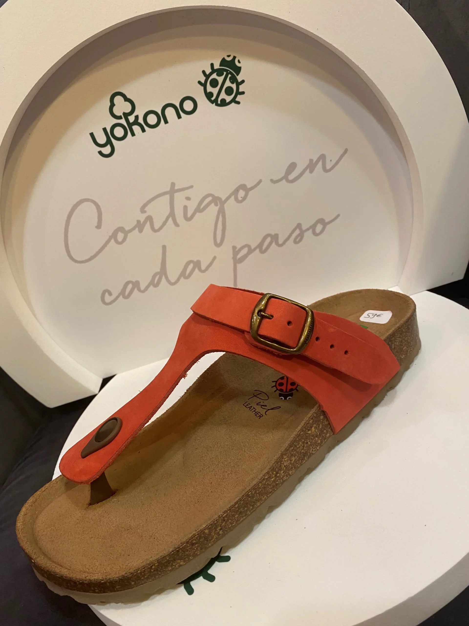 Mule avec entre doigts souple corail