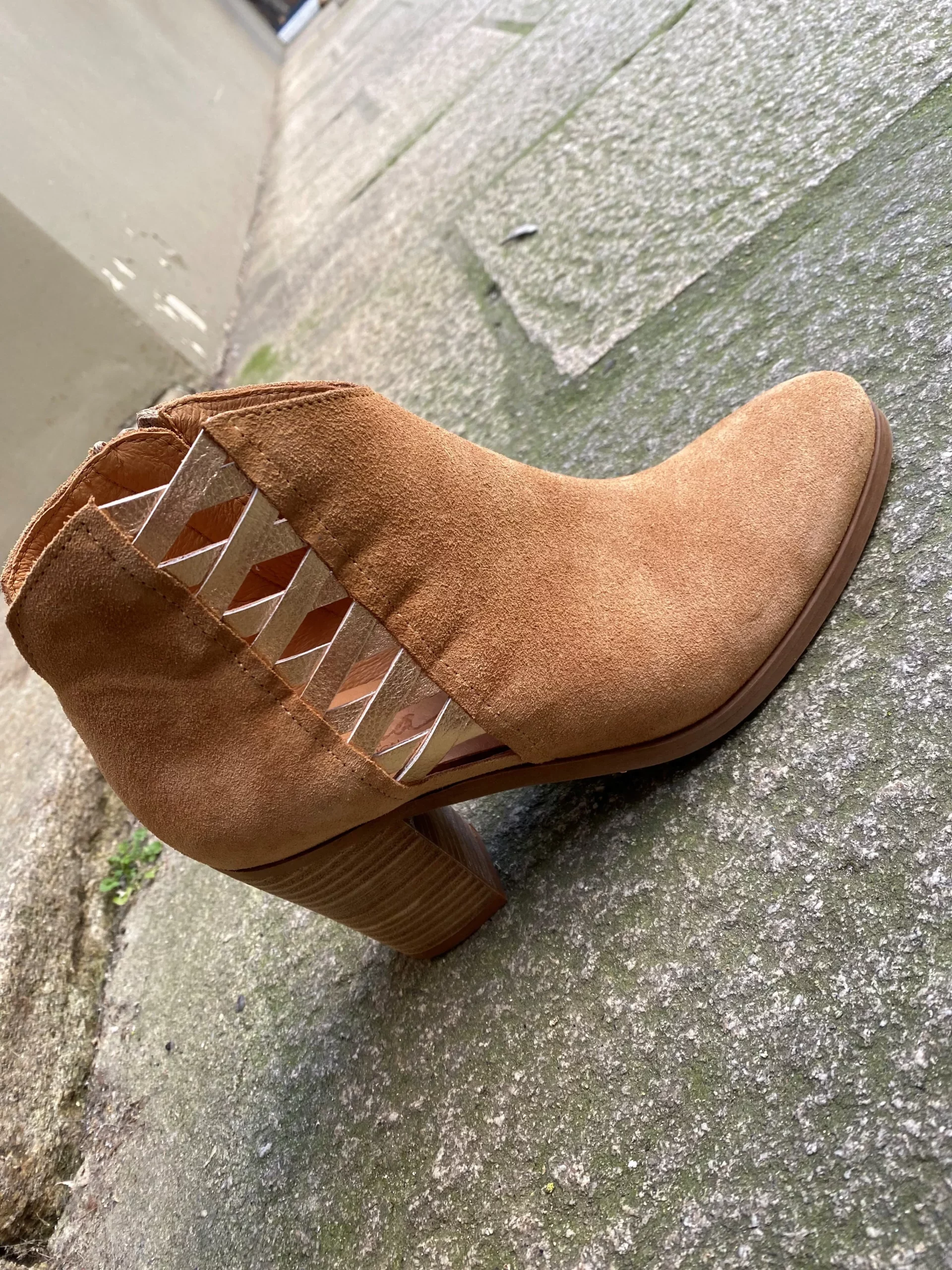 Bottillon nubuck beige hauteur 7 cm