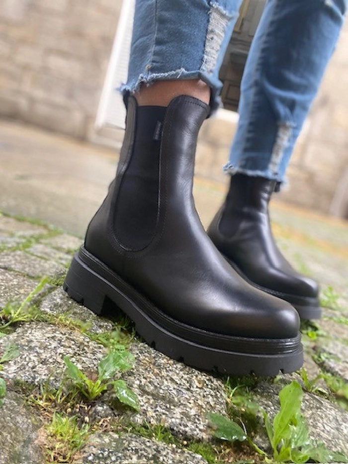 Chelsea boots made in italy