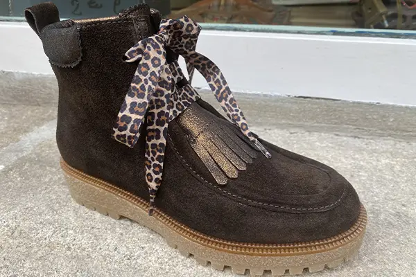 Bottines montante à lacets