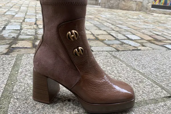 Bottines en cuir marron à talon