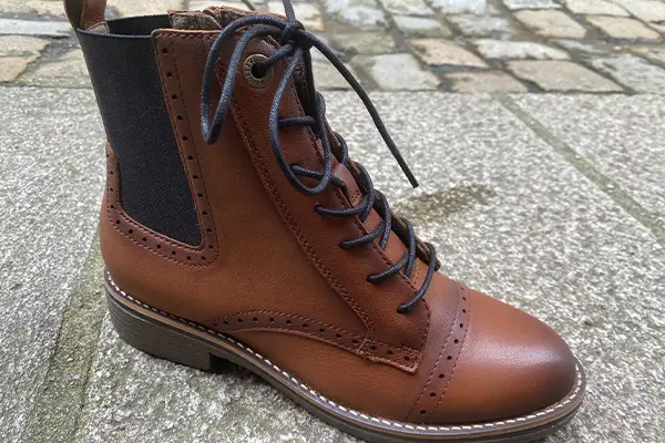 Bottines en cuir marron talon bas