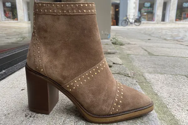 Bottines en cuir nubuck à talon