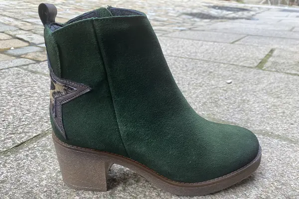 Bottines en cuir velours vert